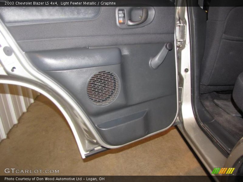 Light Pewter Metallic / Graphite 2003 Chevrolet Blazer LS 4x4