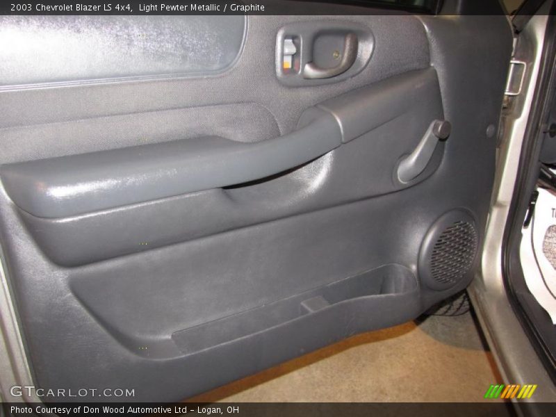 Light Pewter Metallic / Graphite 2003 Chevrolet Blazer LS 4x4