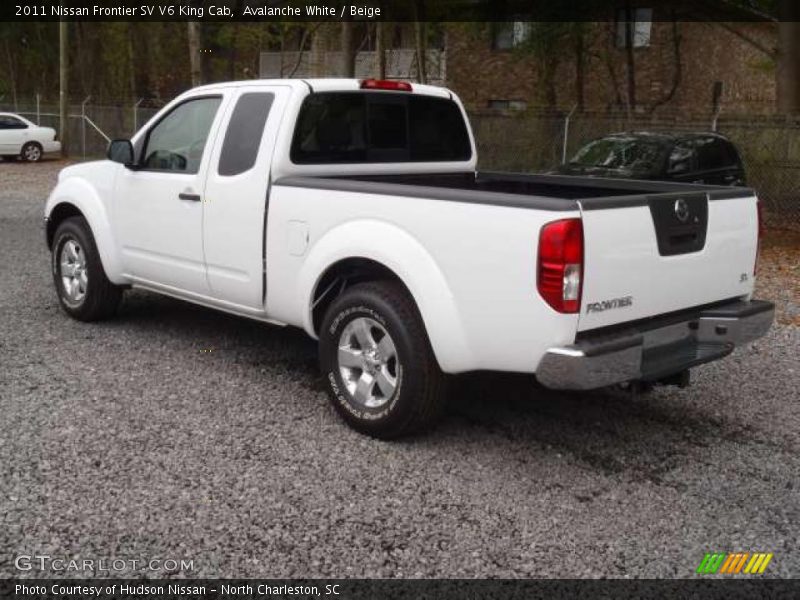 Avalanche White / Beige 2011 Nissan Frontier SV V6 King Cab