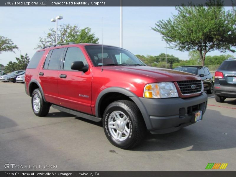 Front 3/4 View of 2002 Explorer XLS