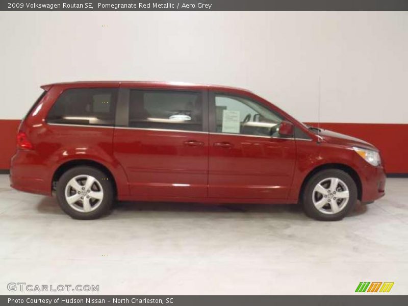 Pomegranate Red Metallic / Aero Grey 2009 Volkswagen Routan SE