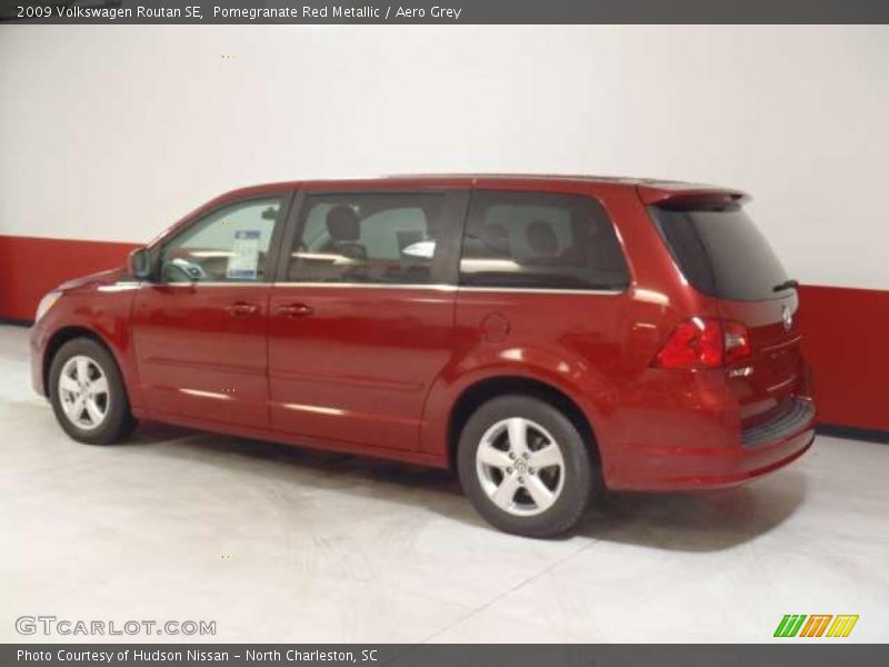Pomegranate Red Metallic / Aero Grey 2009 Volkswagen Routan SE