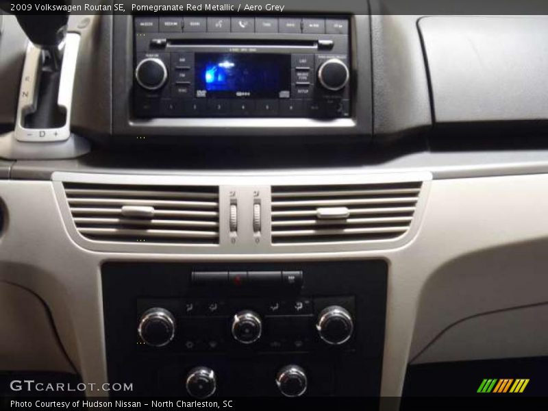 Pomegranate Red Metallic / Aero Grey 2009 Volkswagen Routan SE