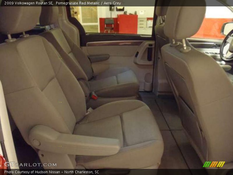Pomegranate Red Metallic / Aero Grey 2009 Volkswagen Routan SE