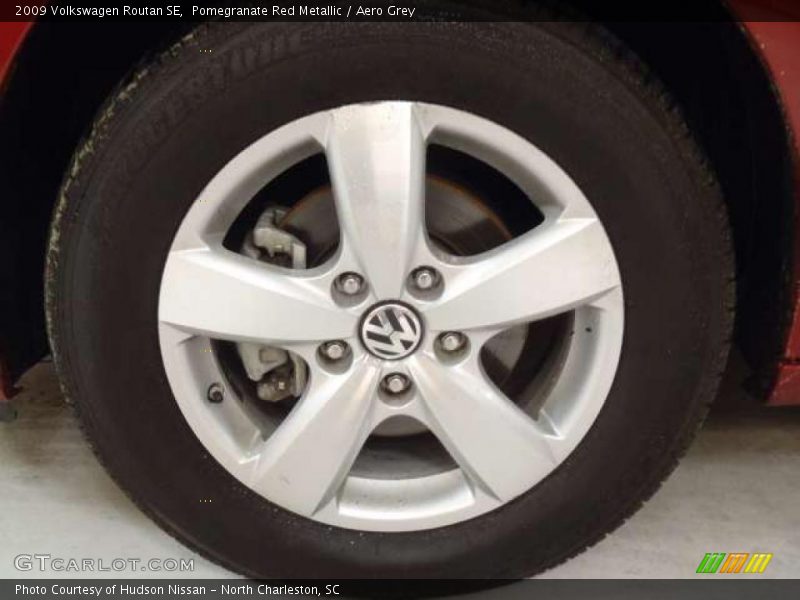 Pomegranate Red Metallic / Aero Grey 2009 Volkswagen Routan SE