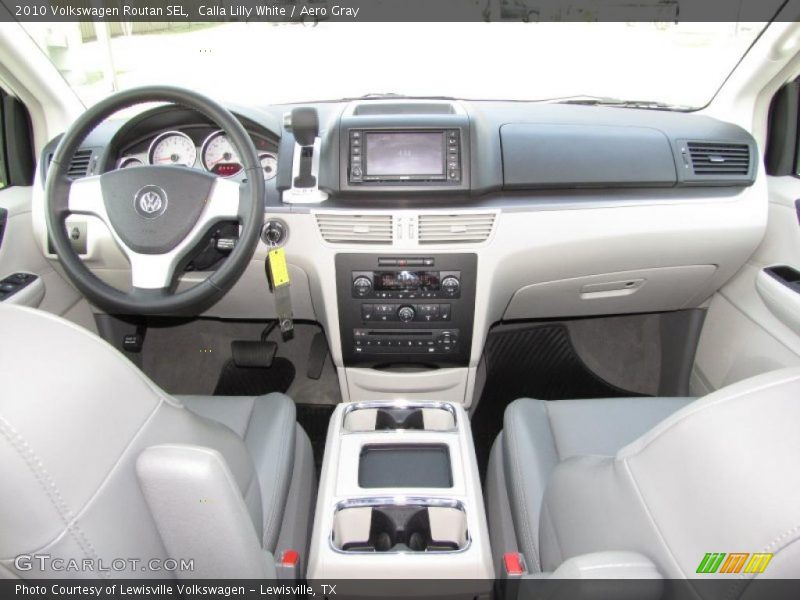 Calla Lilly White / Aero Gray 2010 Volkswagen Routan SEL