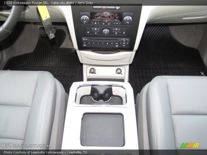 Calla Lilly White / Aero Gray 2010 Volkswagen Routan SEL