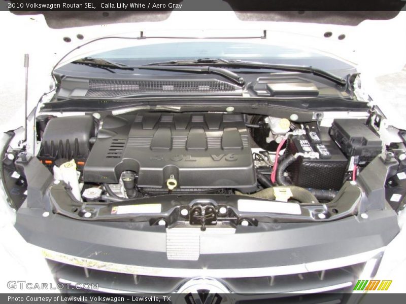 Calla Lilly White / Aero Gray 2010 Volkswagen Routan SEL