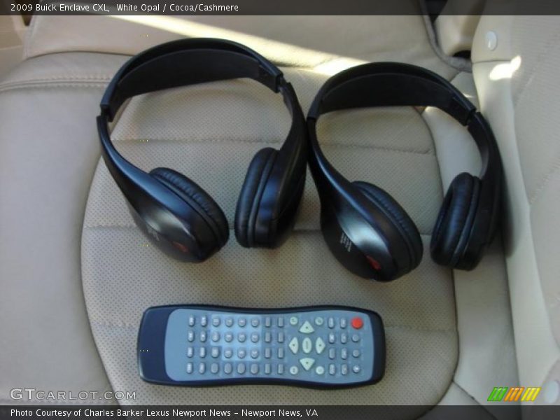 White Opal / Cocoa/Cashmere 2009 Buick Enclave CXL