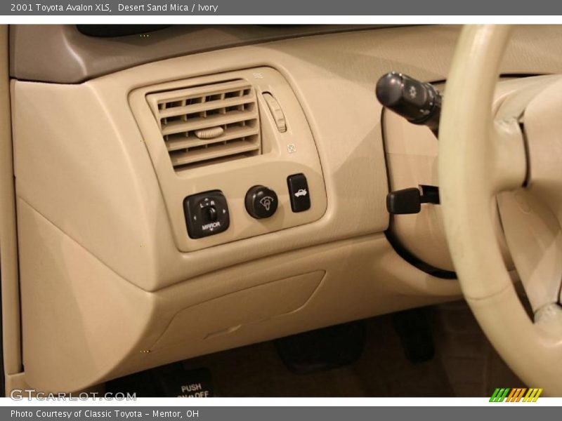 Desert Sand Mica / Ivory 2001 Toyota Avalon XLS