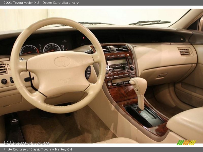 Desert Sand Mica / Ivory 2001 Toyota Avalon XLS