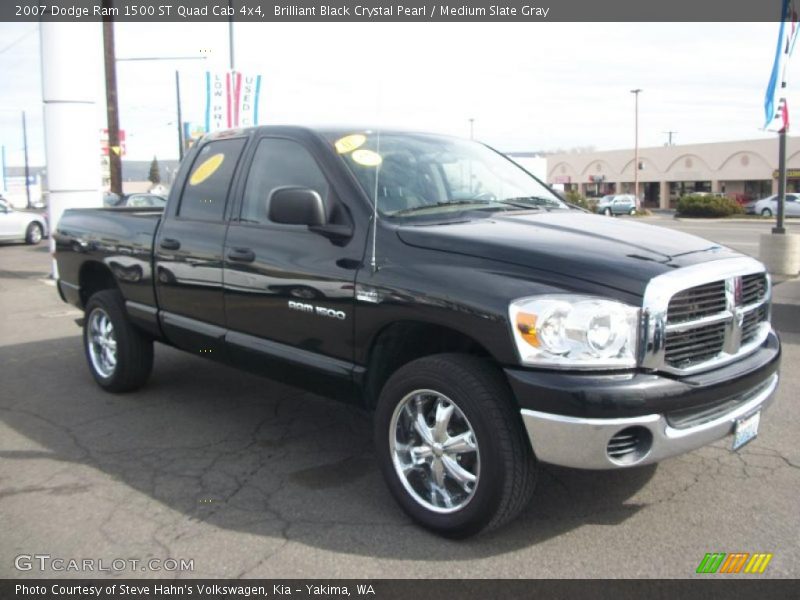 Brilliant Black Crystal Pearl / Medium Slate Gray 2007 Dodge Ram 1500 ST Quad Cab 4x4