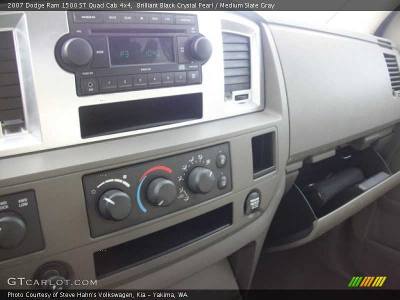 Brilliant Black Crystal Pearl / Medium Slate Gray 2007 Dodge Ram 1500 ST Quad Cab 4x4