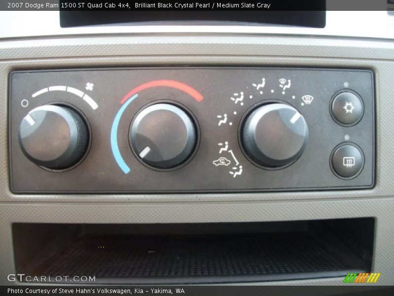 Brilliant Black Crystal Pearl / Medium Slate Gray 2007 Dodge Ram 1500 ST Quad Cab 4x4