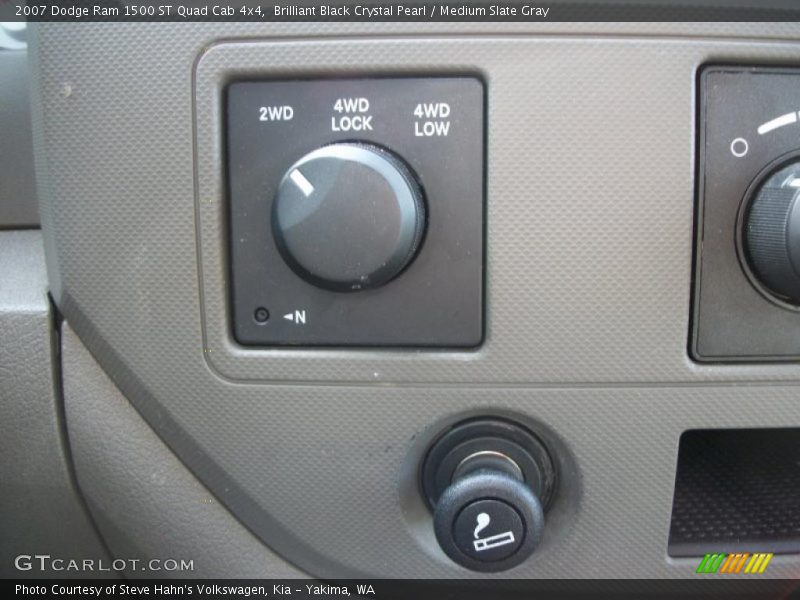 Brilliant Black Crystal Pearl / Medium Slate Gray 2007 Dodge Ram 1500 ST Quad Cab 4x4
