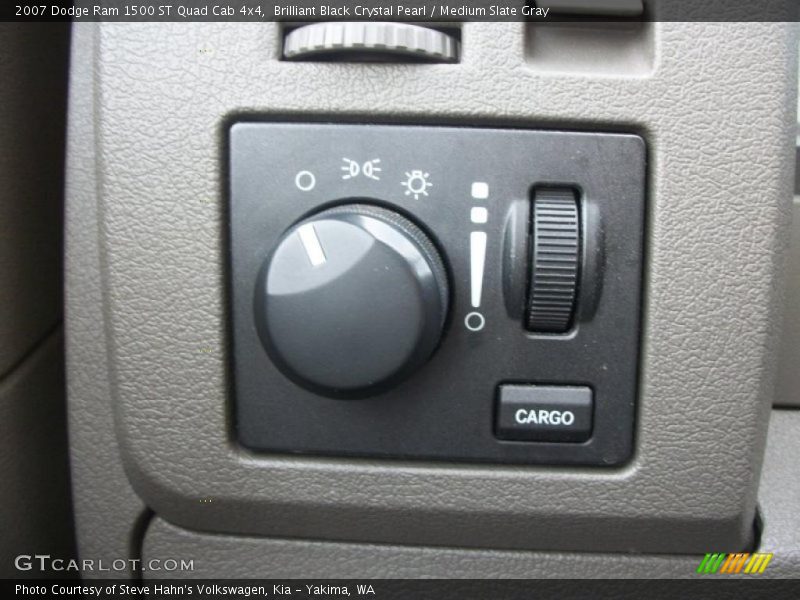 Brilliant Black Crystal Pearl / Medium Slate Gray 2007 Dodge Ram 1500 ST Quad Cab 4x4
