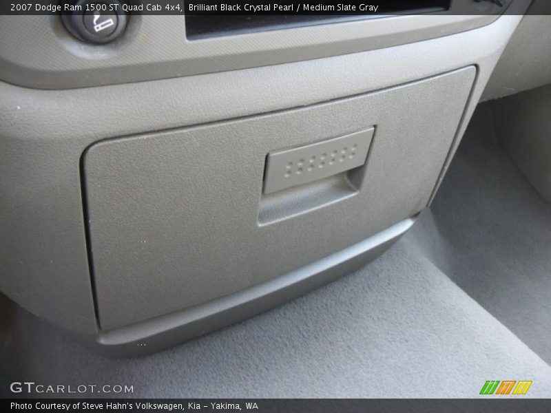 Brilliant Black Crystal Pearl / Medium Slate Gray 2007 Dodge Ram 1500 ST Quad Cab 4x4