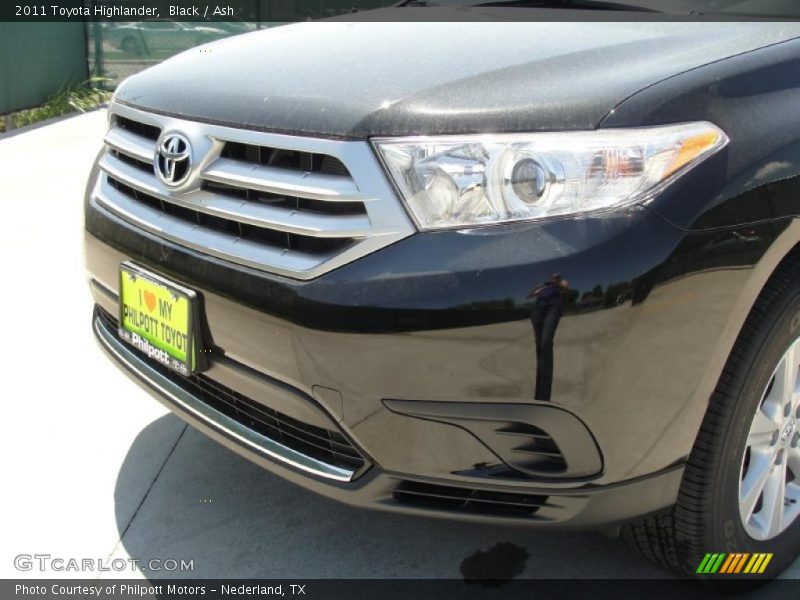 Black / Ash 2011 Toyota Highlander