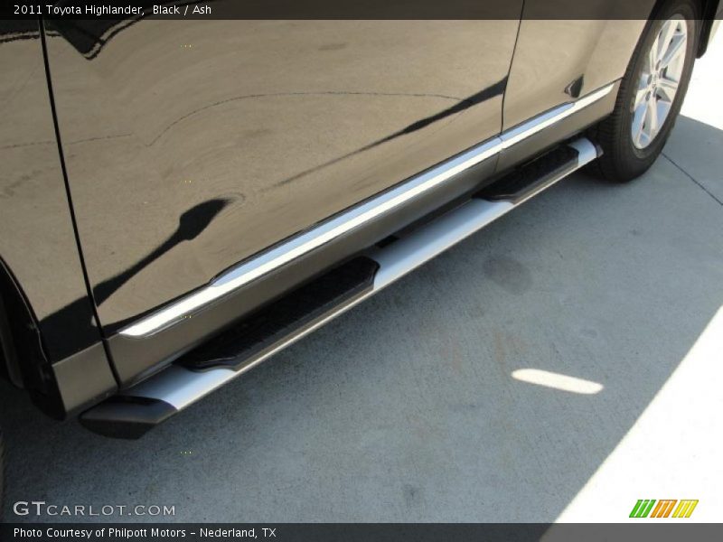 Black / Ash 2011 Toyota Highlander