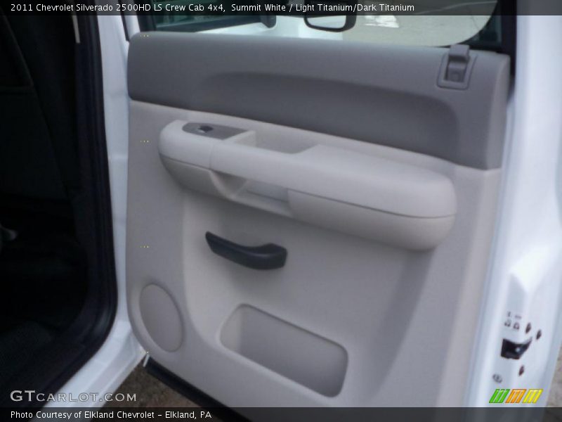 Summit White / Light Titanium/Dark Titanium 2011 Chevrolet Silverado 2500HD LS Crew Cab 4x4