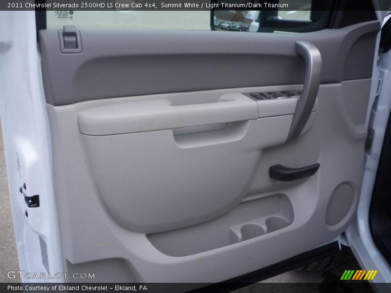 Summit White / Light Titanium/Dark Titanium 2011 Chevrolet Silverado 2500HD LS Crew Cab 4x4