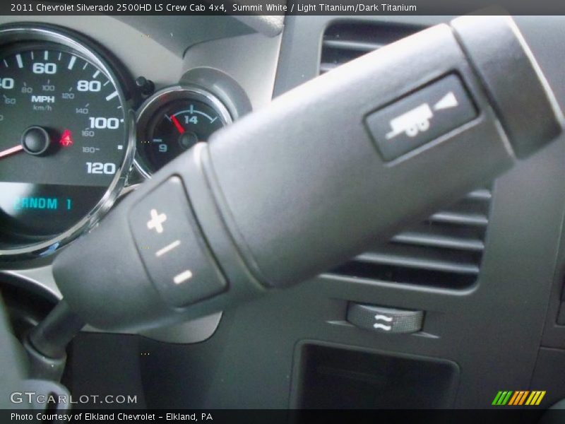 Summit White / Light Titanium/Dark Titanium 2011 Chevrolet Silverado 2500HD LS Crew Cab 4x4
