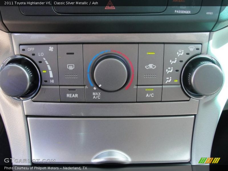 Classic Silver Metallic / Ash 2011 Toyota Highlander V6