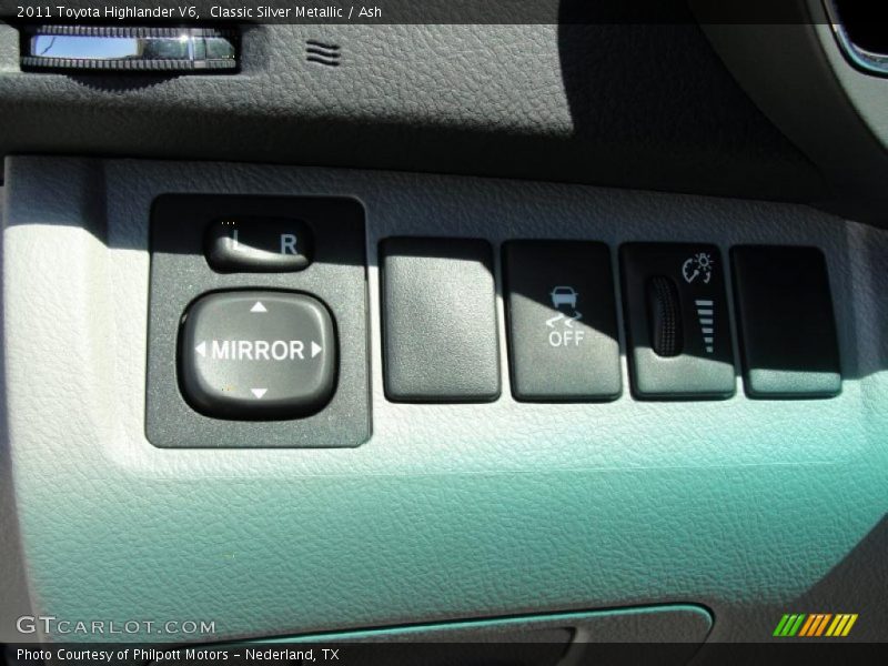 Classic Silver Metallic / Ash 2011 Toyota Highlander V6