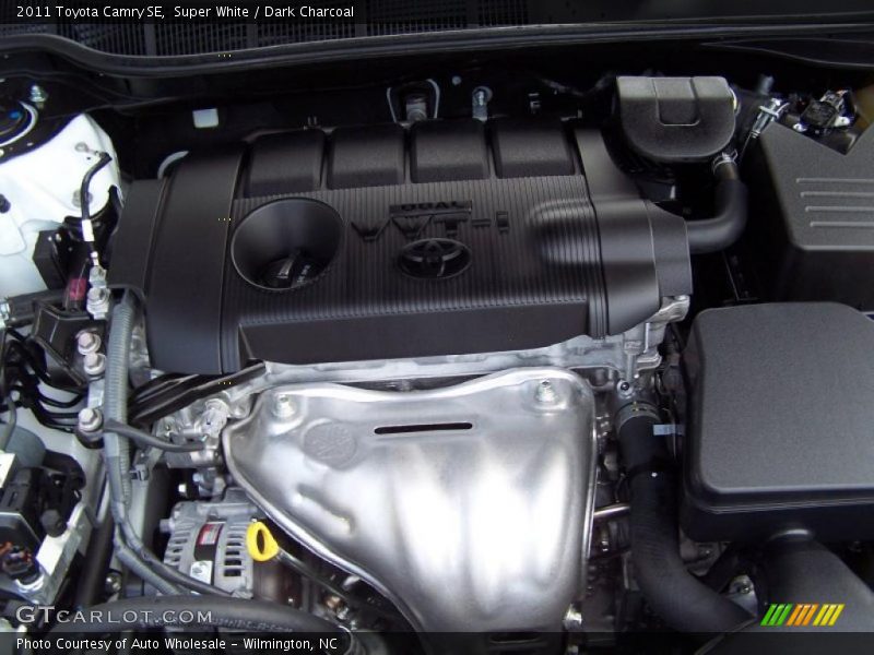 Super White / Dark Charcoal 2011 Toyota Camry SE