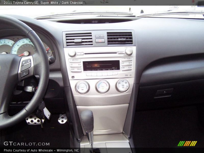 Super White / Dark Charcoal 2011 Toyota Camry SE