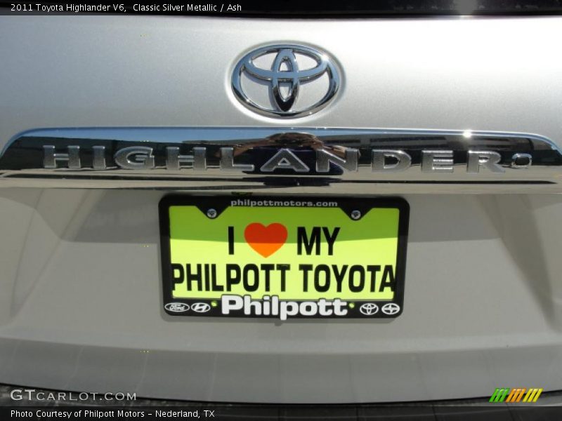 Classic Silver Metallic / Ash 2011 Toyota Highlander V6
