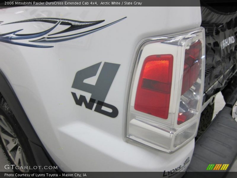 Arctic White / Slate Gray 2006 Mitsubishi Raider DuroCross Extended Cab 4x4
