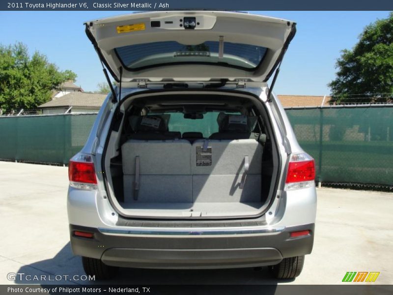 Classic Silver Metallic / Ash 2011 Toyota Highlander V6
