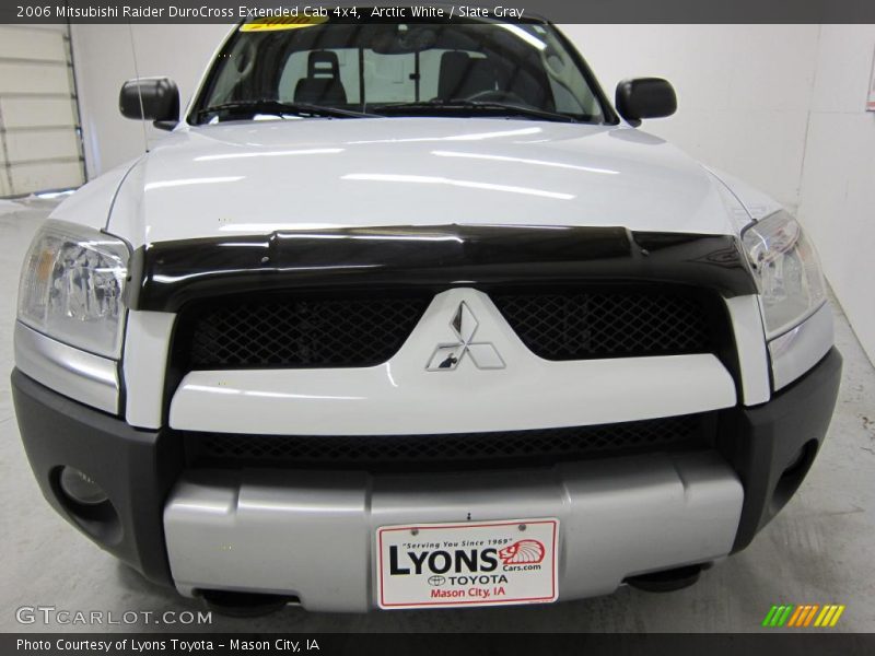 Arctic White / Slate Gray 2006 Mitsubishi Raider DuroCross Extended Cab 4x4