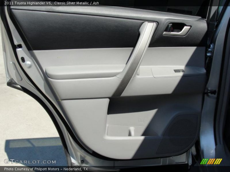 Classic Silver Metallic / Ash 2011 Toyota Highlander V6
