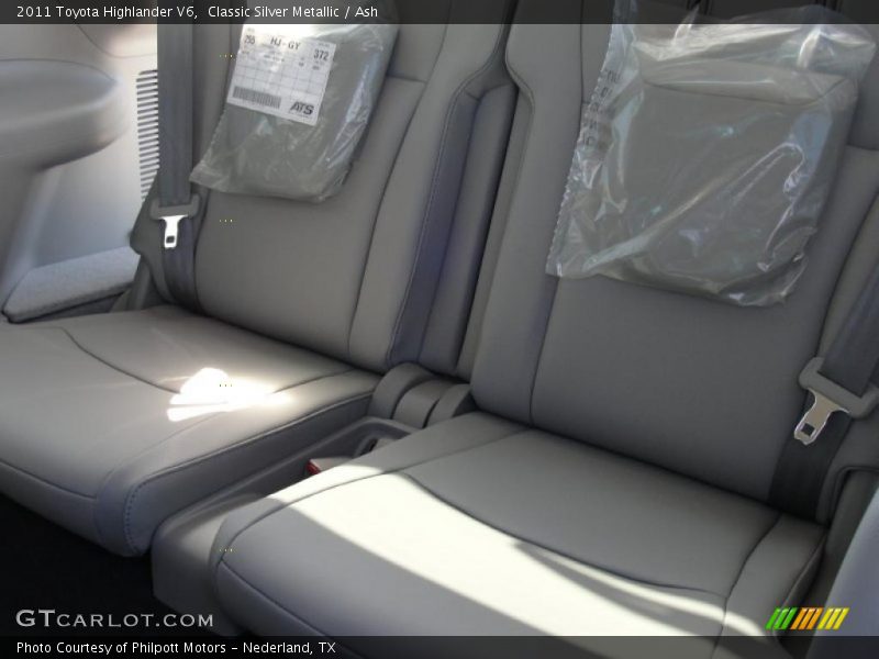 Classic Silver Metallic / Ash 2011 Toyota Highlander V6