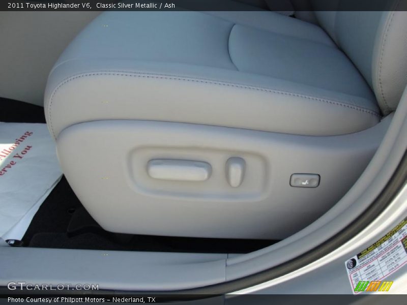 Classic Silver Metallic / Ash 2011 Toyota Highlander V6