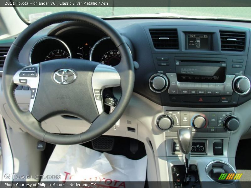 Classic Silver Metallic / Ash 2011 Toyota Highlander V6