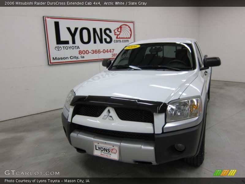 Arctic White / Slate Gray 2006 Mitsubishi Raider DuroCross Extended Cab 4x4