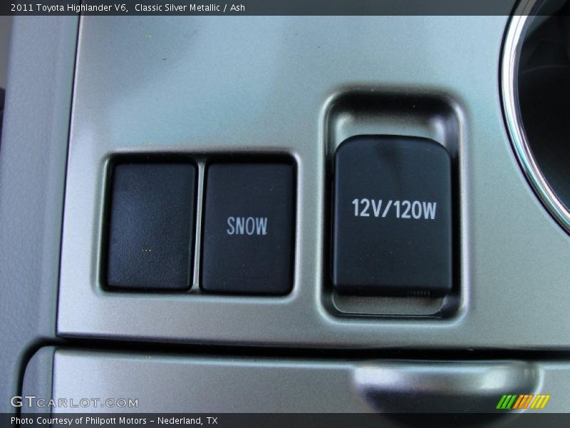 Classic Silver Metallic / Ash 2011 Toyota Highlander V6