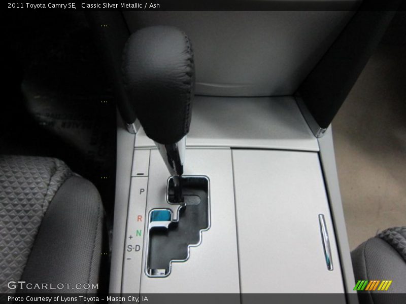 Classic Silver Metallic / Ash 2011 Toyota Camry SE