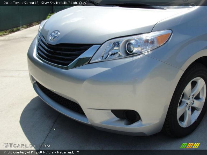 Silver Sky Metallic / Light Gray 2011 Toyota Sienna LE