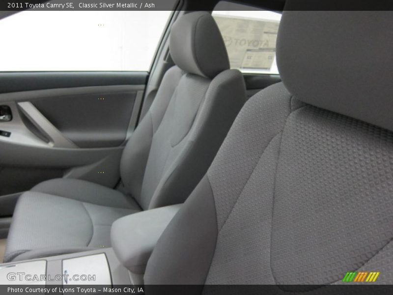Classic Silver Metallic / Ash 2011 Toyota Camry SE