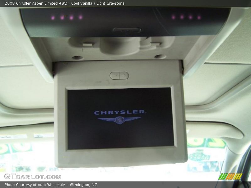 Cool Vanilla / Light Graystone 2008 Chrysler Aspen Limited 4WD