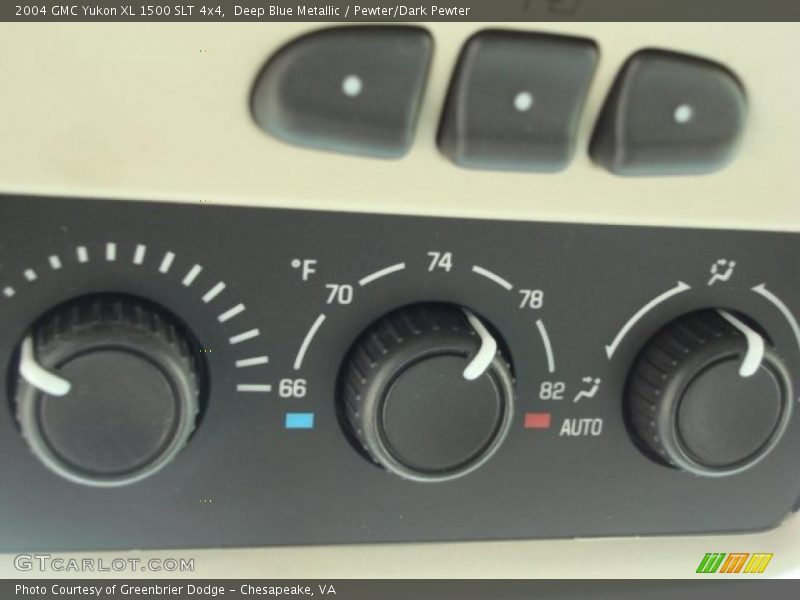 Controls of 2004 Yukon XL 1500 SLT 4x4
