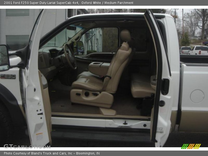 Oxford White / Medium Parchment 2001 Ford F250 Super Duty Lariat SuperCab 4x4