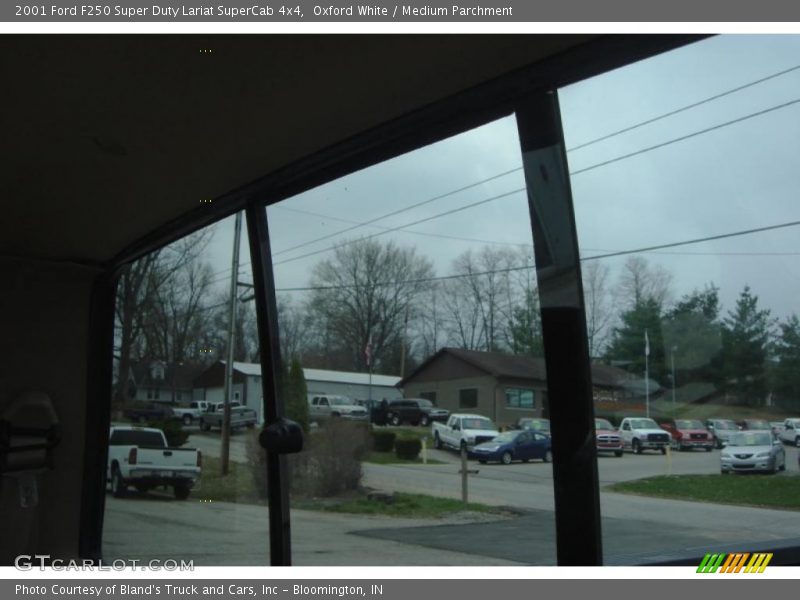 Oxford White / Medium Parchment 2001 Ford F250 Super Duty Lariat SuperCab 4x4
