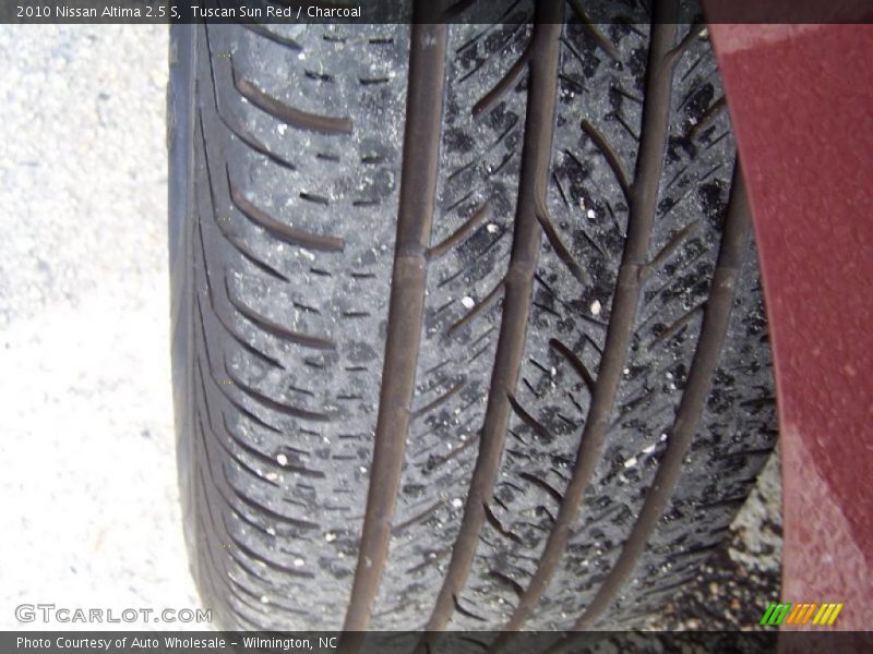 Tuscan Sun Red / Charcoal 2010 Nissan Altima 2.5 S