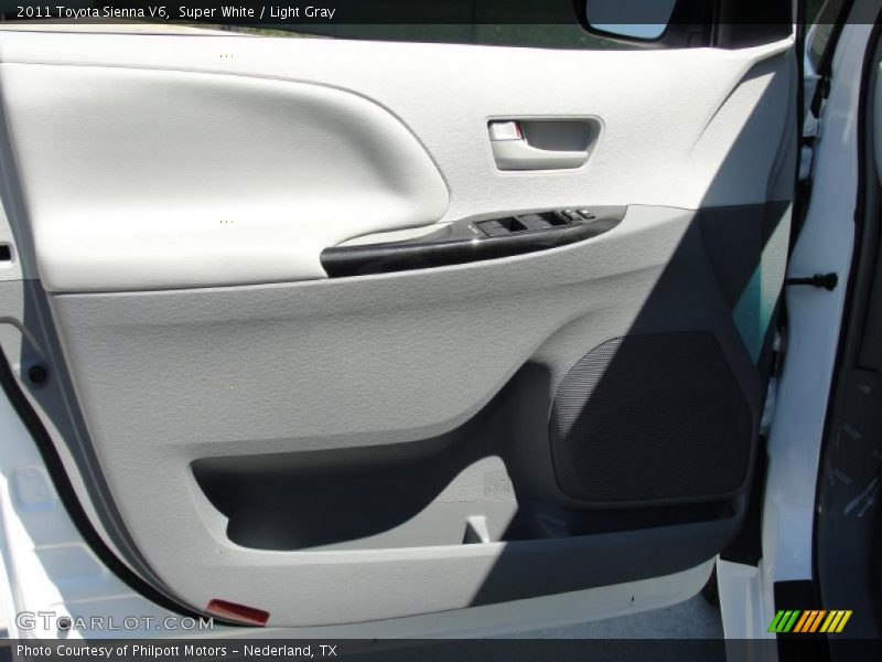 Super White / Light Gray 2011 Toyota Sienna V6