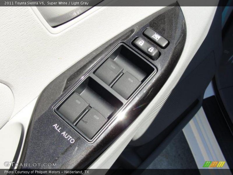 Super White / Light Gray 2011 Toyota Sienna V6